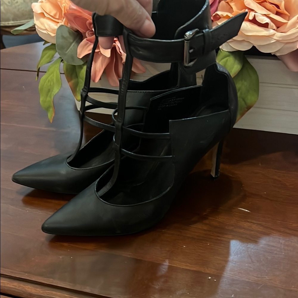 Marciano Leather Elegant Black Strappy Women's Shoes - Picture 3 of 9